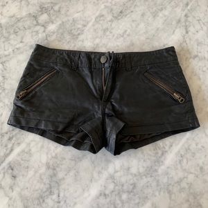 Low-Rise Leather shorts